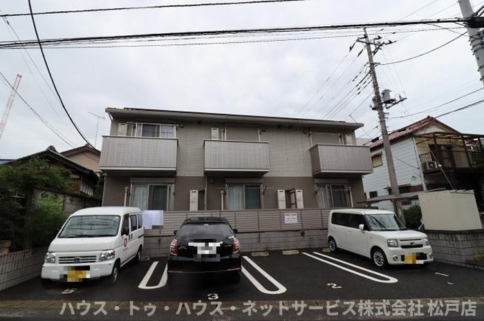 ウィット八柱の外観