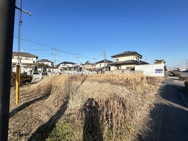 下野市石橋 2期 1区画の外観|〇土地写真〇
何といっても敷地の広さが一押し！
セットバック部分を除いて約88坪♪広いお庭ご希望の方の希望も叶います♪
通勤や通学で普段から電車をご利用になる方にも便利な立地。
※2026年1月撮影