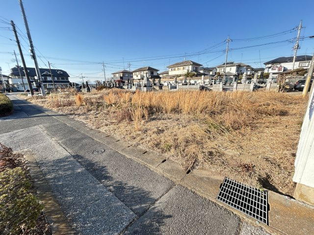 下野市上大領　1区画の前面道路含む現地写真|〇南側前面道路〇
石橋小・中学校徒歩圏内♪子育てファミリーにもうれしい住環境です。
ご案内は物件に熟知した売主である弊社にお任せくださいませ(^^)/
※2026年1月撮影