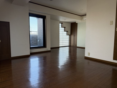 【バルコニー】