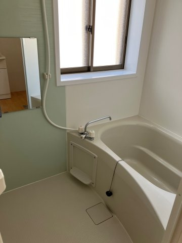 エイトプラザ十和田Ⅲの浴室|コンパクトで使いやすいお風呂です