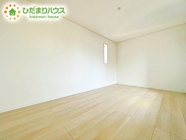 【寝室】 | ひたちなか市高野第7　新築戸建 | ベッドを置いても余裕の広さがあります。パソコンや趣味のスペースなどインテリアを考えるのも楽しみですね！