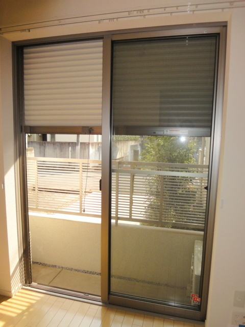 ＣＡＳＡ　ＲＯＳＡ　の居間・リビング|★安心の防犯シャッター★