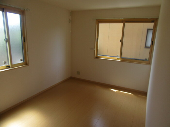 シャルマン若杉　Ａの洋室