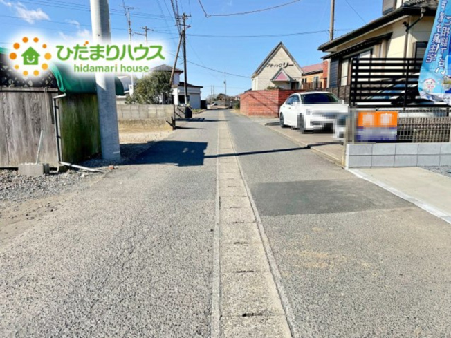 【前面道路含む現地写真】 | ひたちなか市平磯町5567番　新築戸建 | 時間がない時もらくらくと車の出し入れができる！！