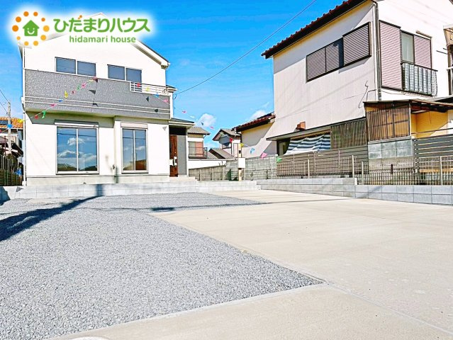 【駐車場】 | ひたちなか市平磯町5567番　新築戸建 | ゆったりとしたカースペースで、ファミリーカーや軽自動車もラクラク駐車出来ますね♪