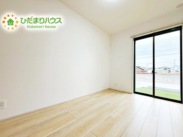 【洋室】 | ひたちなか市平磯町5567番　新築戸建 | リビングと隣り合わせにある洋室！扉を閉めれば、来客用の部屋として使えます♪