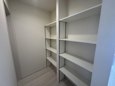 【収納】 | 与那原町与那原　第4（全2棟）1号棟 | 1号棟　ファミリークローク付き♪