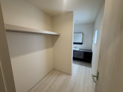 【収納】 | 与那原町与那原　第4（全2棟）1号棟 | 1号棟　ファミリークローク付き♪（WIC×2ヶ所）