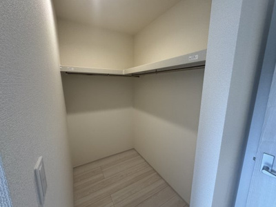 【収納】 | 与那原町与那原　第4（全2棟）1号棟 | 1号棟　洋室7.5帖＋WIC付き♪（WIC×2ヶ所）