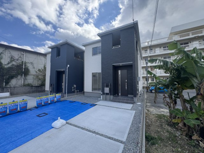 【外観】 | 与那原町与那原　第4（全2棟）1号棟 | 1号棟　並列駐車2台完備♪