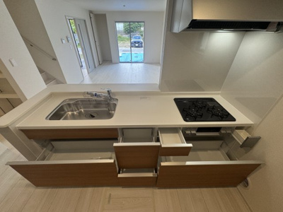 【キッチン】 | 与那原町与那原　第4（全2棟）1号棟 | 1号棟　収納充実システムキッチン♪