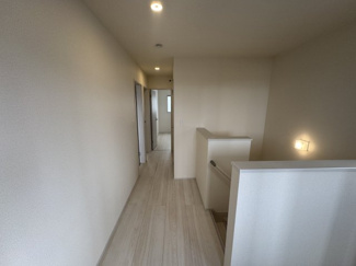 【内装】 | 与那原町与那原　第4（全2棟）1号棟 | 1号棟　2階ホール♪