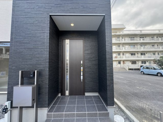 【玄関】 | 与那原町与那原　第4（全2棟）1号棟 | 1号棟　スマートキー付き♪