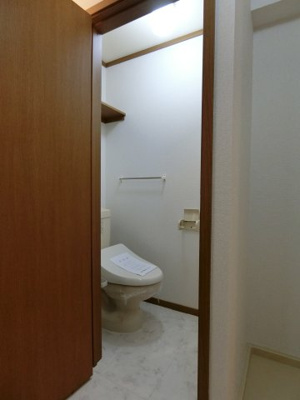 【トイレ】 | セレブレイトⅡ | イメージⅠ104号室写真（反転タイプ）