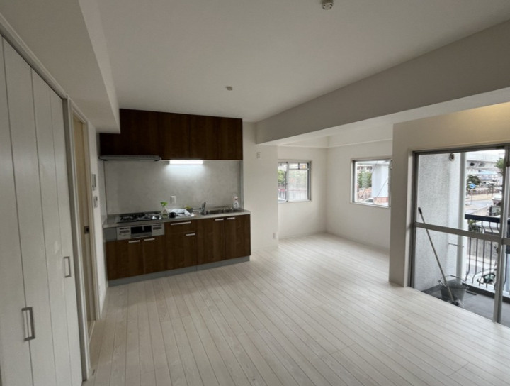 ロジュマン反高の居間・リビング