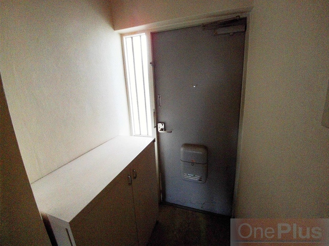 ロジュマン反高の玄関