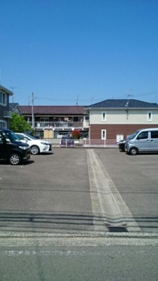 【駐車場】 | ア・ラ・モード小坂Ｂ | 駐車場に車を止められます