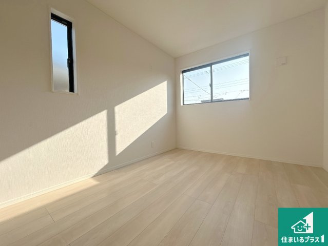 神戸市西区王塚台　第6期　新築一戸建ての洋室|シンプルな洋室は、自分好みのインテリアが楽しめます♪ご家族とインテリアや家具を選びに行くのは新築購入時の醍醐味の一つです。ぜひお楽しみください♪