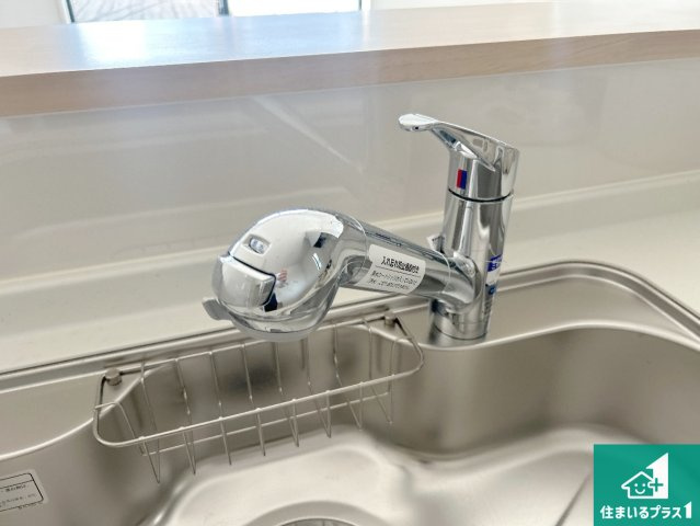 神戸市西区王塚台　第6期　新築一戸建ての設備|浄水器を内蔵！炊飯時、お茶を作る時に安心してお水を使えます！お湯と冷水、浄水と原水、シャワーの切替えもワンタッチです！