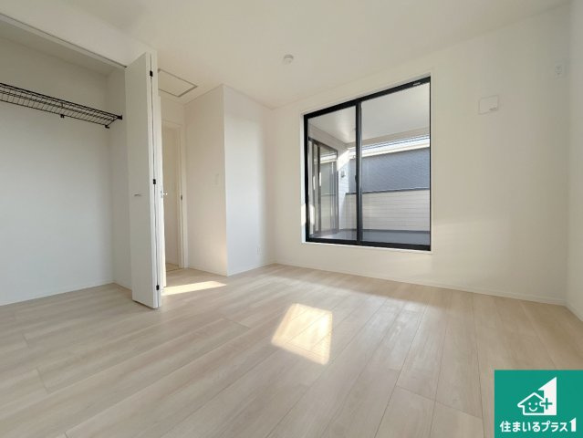 神戸市西区王塚台　第6期　新築一戸建ての洋室|収納スペースが充実しているので子供の成長に合わせてたくさん収納ができます！家族構成に合わせた様々な活用ができる収納！