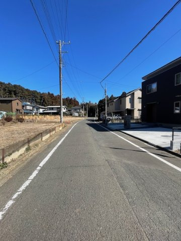 【新築】川越市笠幡新築分譲住宅 全１棟の前面道路含む現地写真