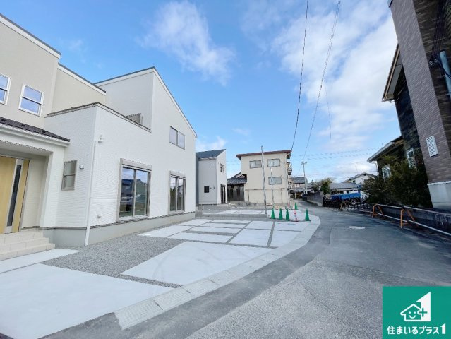 ★29(土)30(日)現地見学可能！★野洲市冨波甲　全3邸の前面道路含む現地写真|車通りの少ない前面道路！お子様がいらっしゃるご家族でも安心！