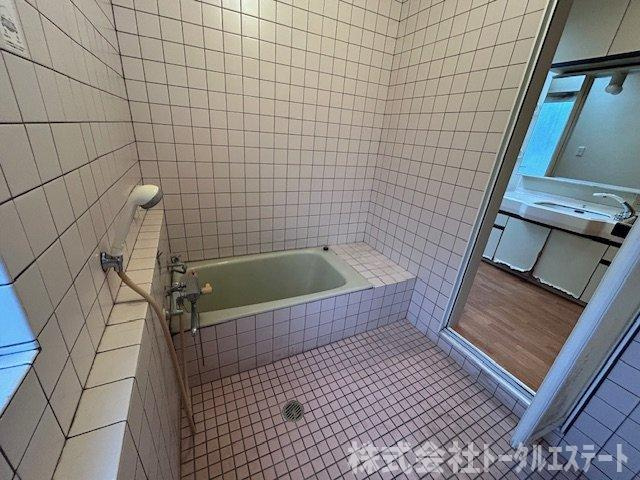 下関市長府川端2丁目2123番7の浴室