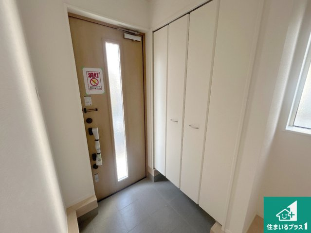 神戸市西区王塚台　第6期　新築一戸建ての玄関|シューズボックスにはたくさんの靴が収納できるので玄関周りはいつもスッキリ！ご家族が増えても安心！