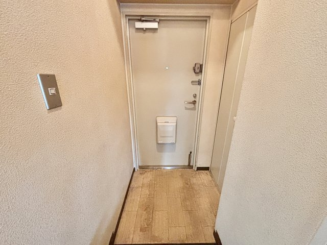エクセランス向日町の玄関
