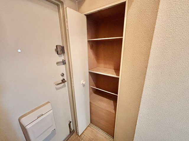 エクセランス向日町の収納