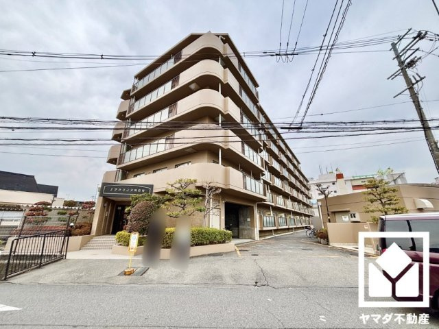 エクセランス向日町の外観