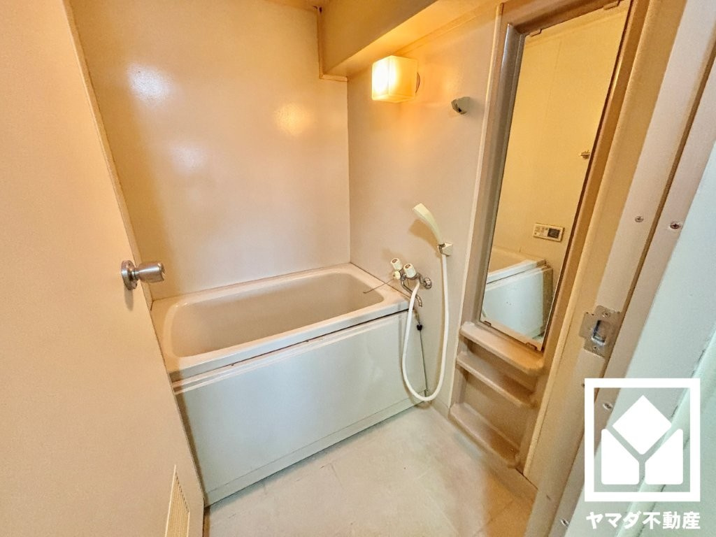 エクセランス向日町の浴室