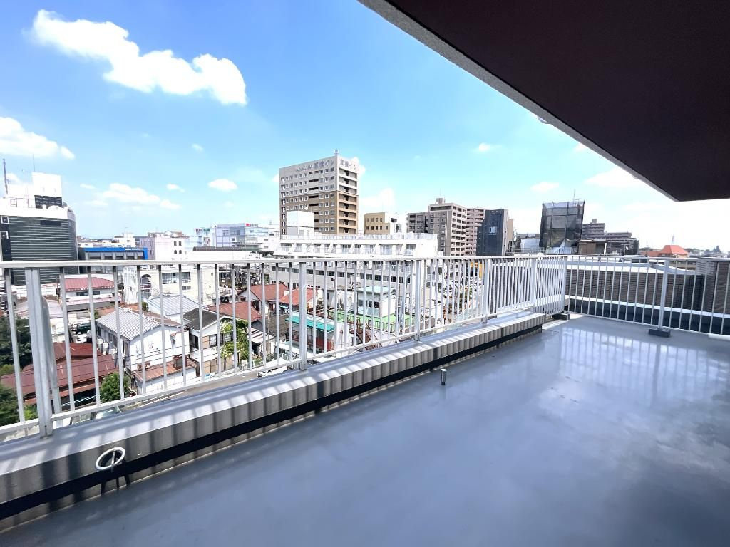福生市本町の中古マンションのバルコニー