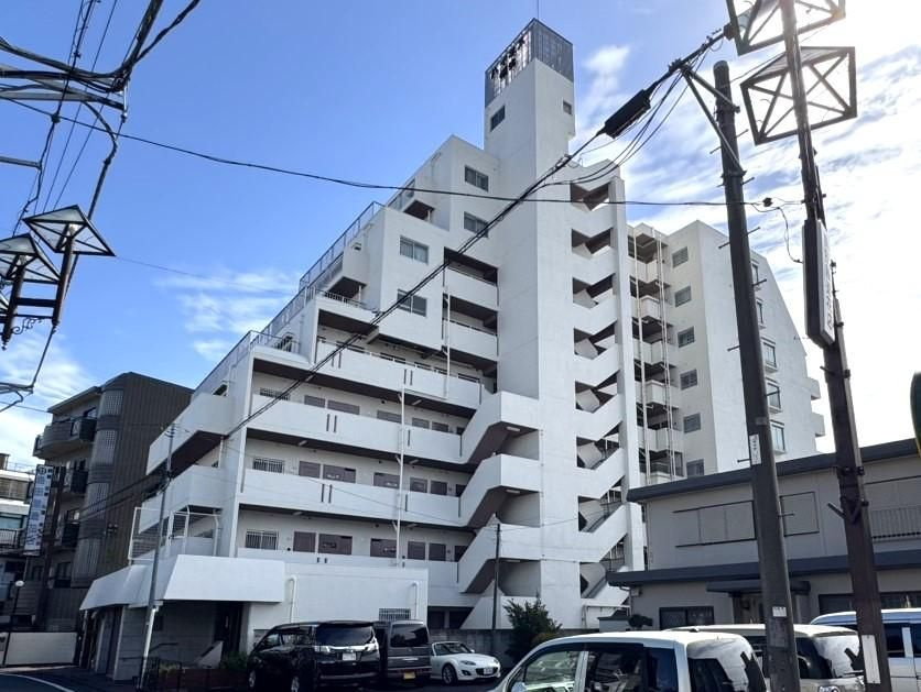 福生市本町の中古マンションの外観
