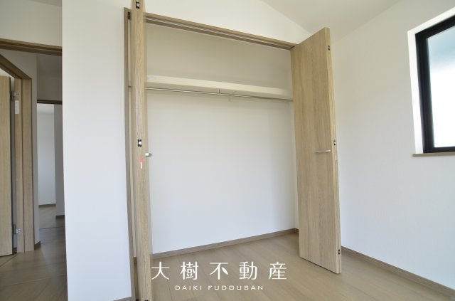 【洋室】 | 座間市栗原中央1丁目　新築戸建て　全2棟【仲介手数料無料】 | 2階　洋室1（6.06帖）クローゼット