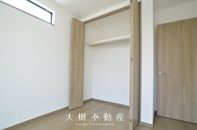 【洋室】 | 座間市栗原中央1丁目　新築戸建て　全2棟【仲介手数料無料】 | 2階　洋室2（6.0帖）クローゼット