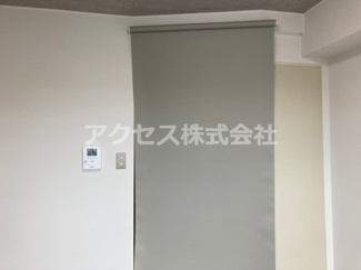【内装】 | キッチンとお部屋の間にロールスクリーンを新設♪