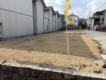 吉島西1丁目の前面道路含む現地写真