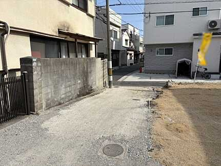 吉島西1丁目の前面道路含む現地写真