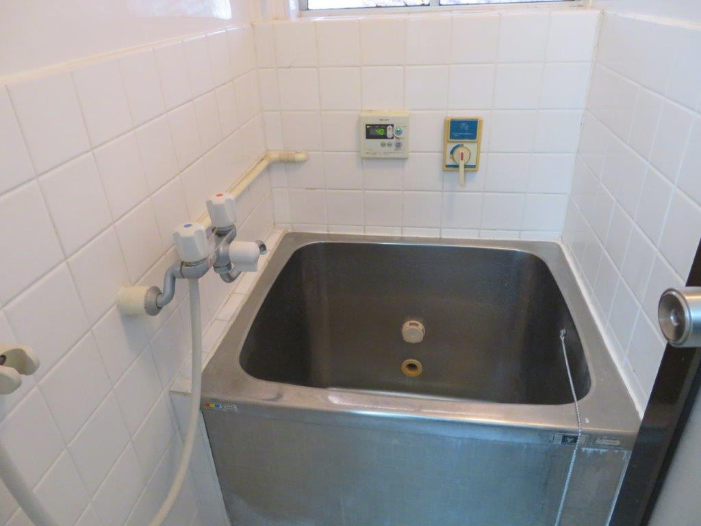 アイハウス船寺通の浴室|落ち着いた空間のお風呂です