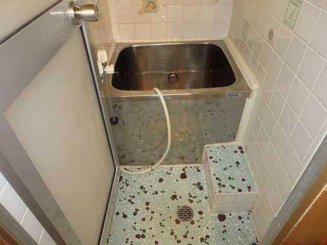 アイハウス船寺通の浴室|追い焚き付き、シャワー付き