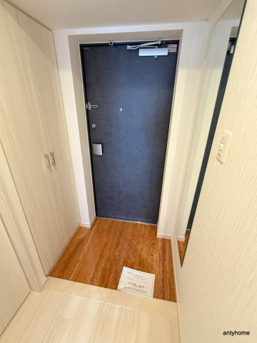 プレジオ難波　仲介手数料無料の玄関