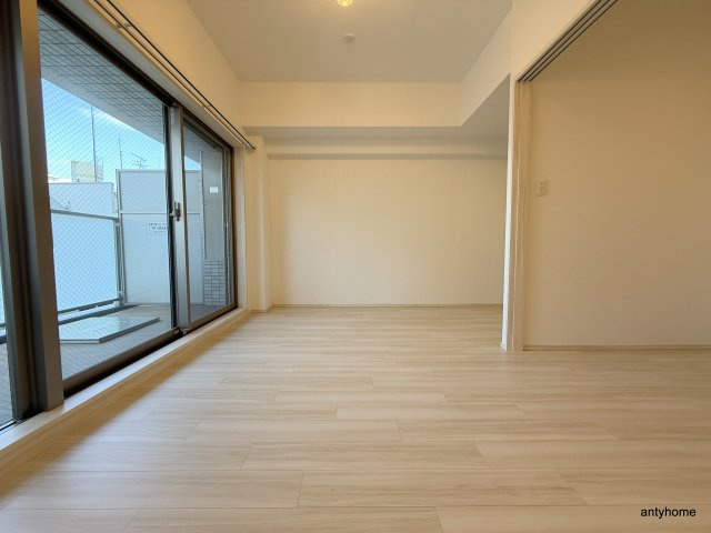 プレジオ難波　仲介手数料無料の洋室