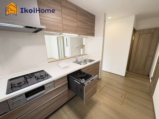 神戸市西区糀台３丁目　B号棟　新築戸建のキッチン|◆同社施工例◆人気の対面式のキッチン♪調理スペースもゆったり！使いやすいです！