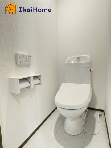 神戸市西区糀台３丁目　B号棟　新築戸建のトイレ|◆同社施工例◆トイレが2か所あるので夜中も安心です。朝のトイレ渋滞も心配いりません。