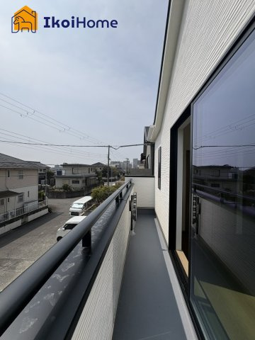 神戸市西区糀台３丁目　B号棟　新築戸建のバルコニー|◆同社施工例◆陽当り良好のバルコニーです♪バルコニー屋根は８万円～設置可能です。