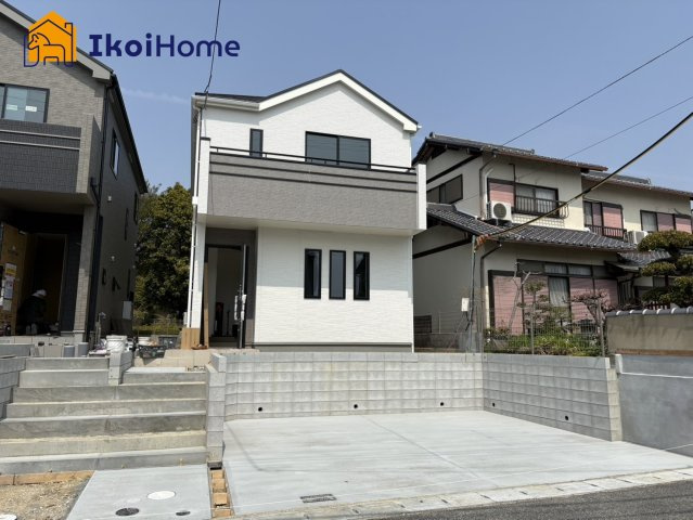 神戸市西区糀台３丁目　B号棟　新築戸建の駐車場|●年中無休：当日予約可●駐車スペース並列２台可能！前面道路も広くお車の出し入れ楽々！