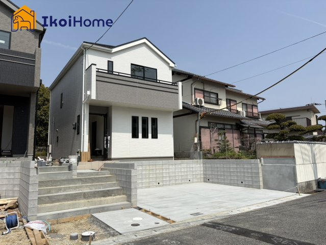 神戸市西区糀台３丁目　B号棟　新築戸建のエントランス|～ご見学に関して～平日や夜間でもご案内可能。決まったお時間で身動きが取れない方も臨機応変に対応します