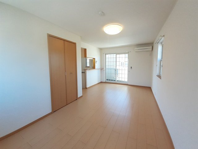 ラ・フェリーチェⅡの居間・リビング|物件の内装です